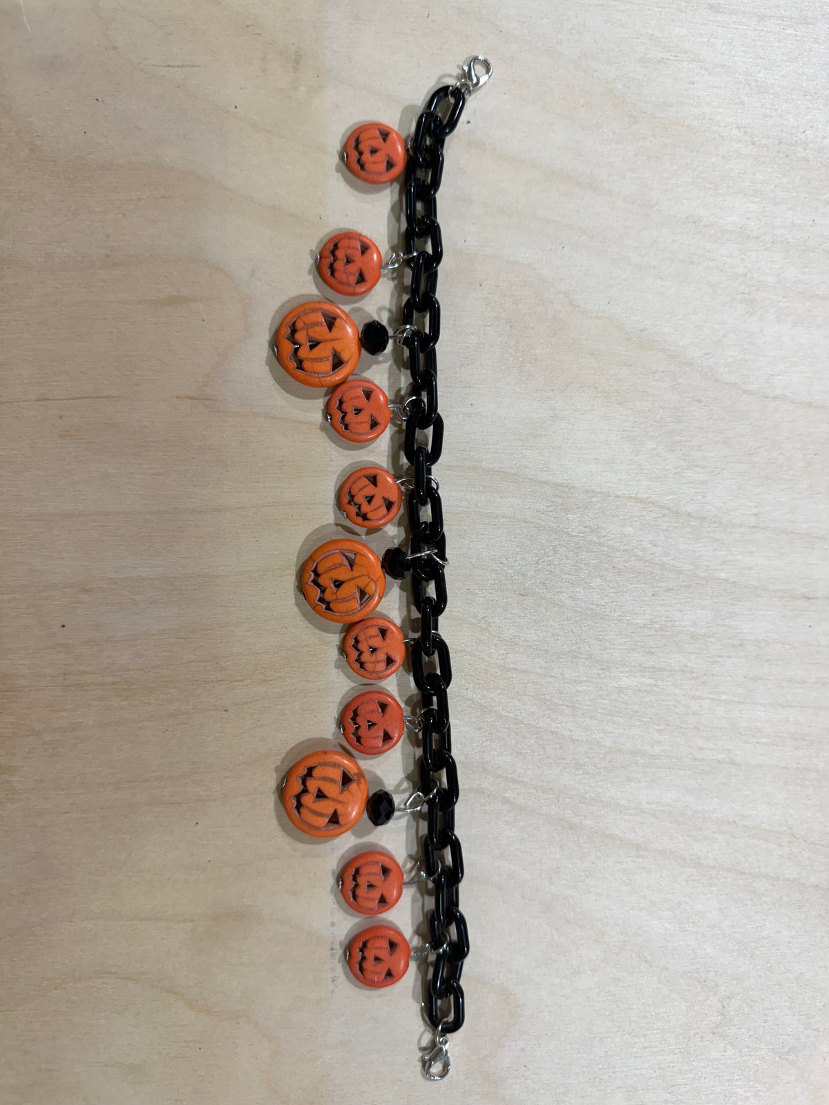 Pumpkins with black chain hat chain
