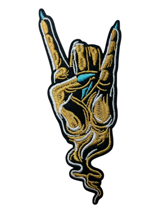 Skelly white turquoise nails