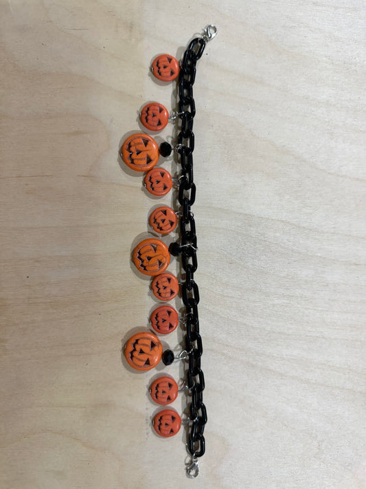 Pumpkins with black chain hat chain