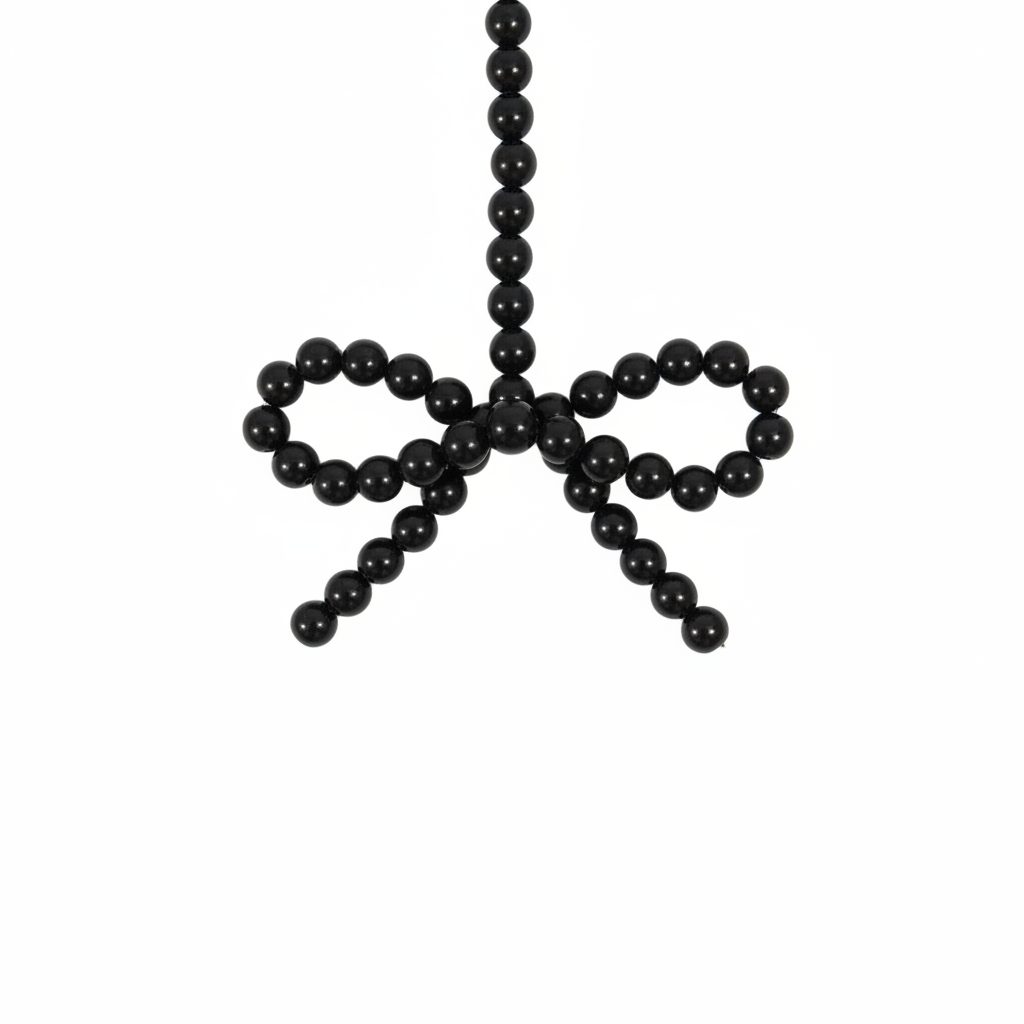 Bow pearl Hat Chain black center zoomed close-up